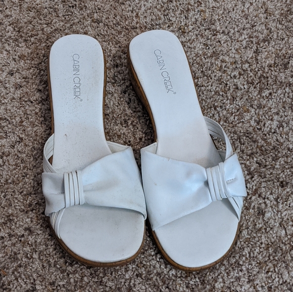 white sandals size 10
